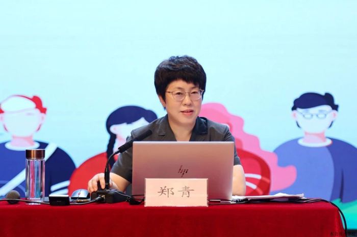 东北育才学校开学第一课 听大法官讲“青春”与“法治”