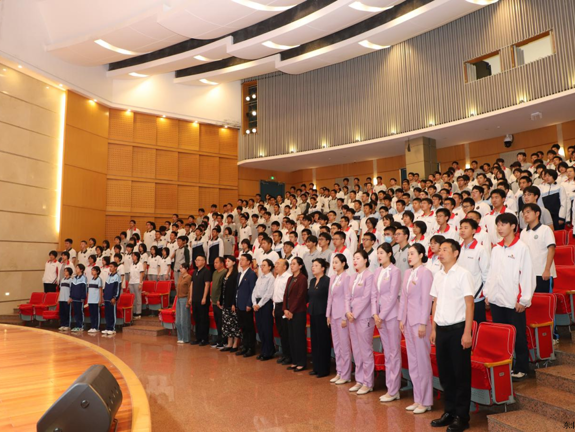 东北育才学校举行2025年下半年示范性入团仪式