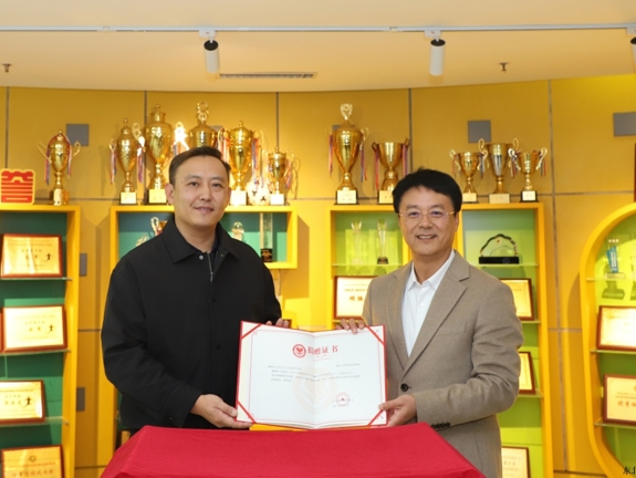 情系桑梓 泽被后学——我校隆重举行育才回乡学子创新创业基地捐赠仪式